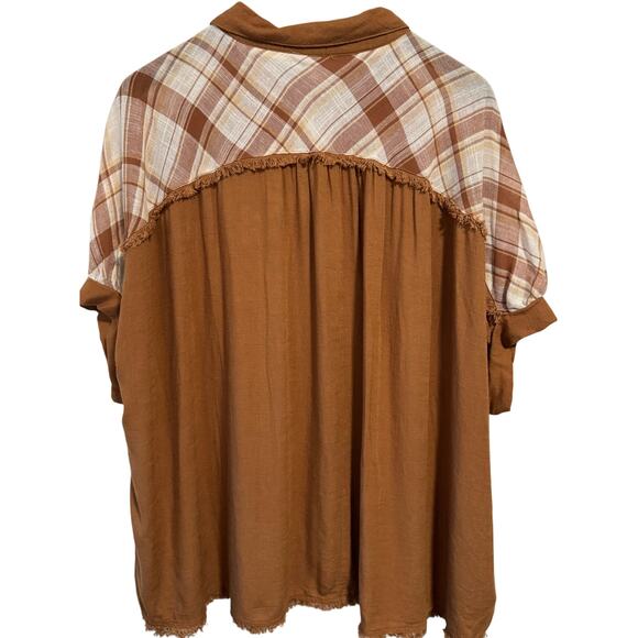 Umgee camel plaid linen top with unfinished frayed hem, front & back size medium - Picture 9 of 11